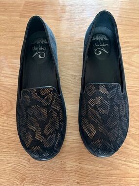 Dansko Black Olivia Shoes Featuring a Bronze Snake-Print Design Size EU39